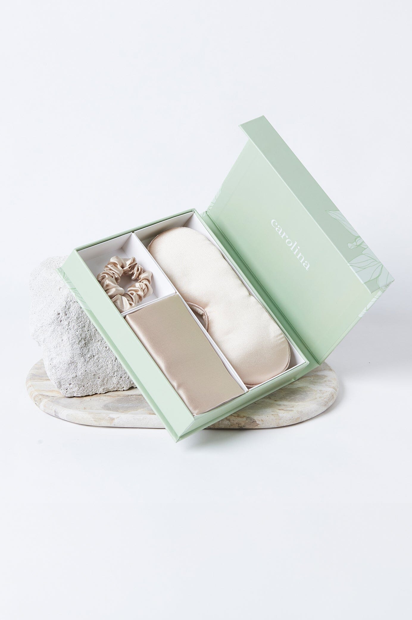 Lyla Silk Sleep Gift Set Taupe Accessories