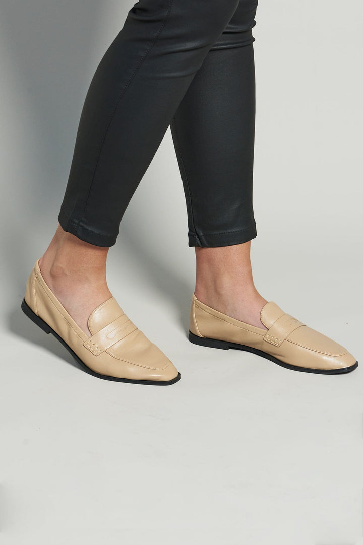 Fiora Loafers Beige Loafers