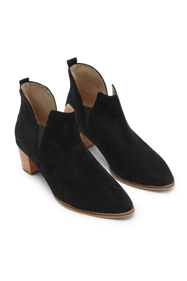 Raven Suede Boots in Black Shoes